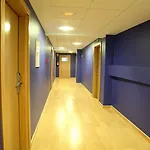 Hotel De *